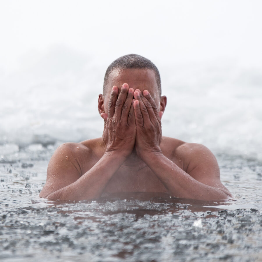 How to Breathe in a Cold Plunge Through the Wim Hof Method – Renu